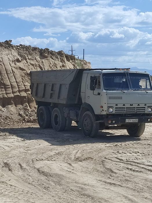 Доставка камаз 15 тонн гравий,щебень, песок, отсев, сникерс