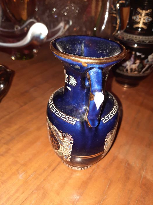 Продам греческий позолоченный керамич. набор(2 вазы, ладья, тарелка)