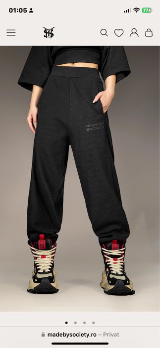 Pantaloni made by society cu eticheta