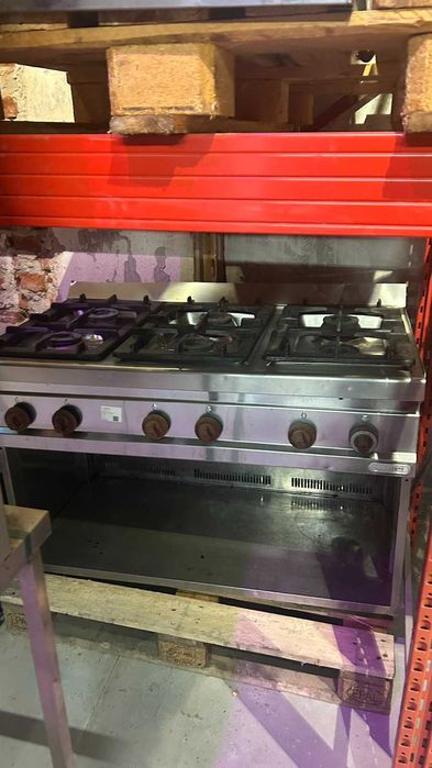 Газови котлони 6 гнезда Berto's 6-burner Gas Stove