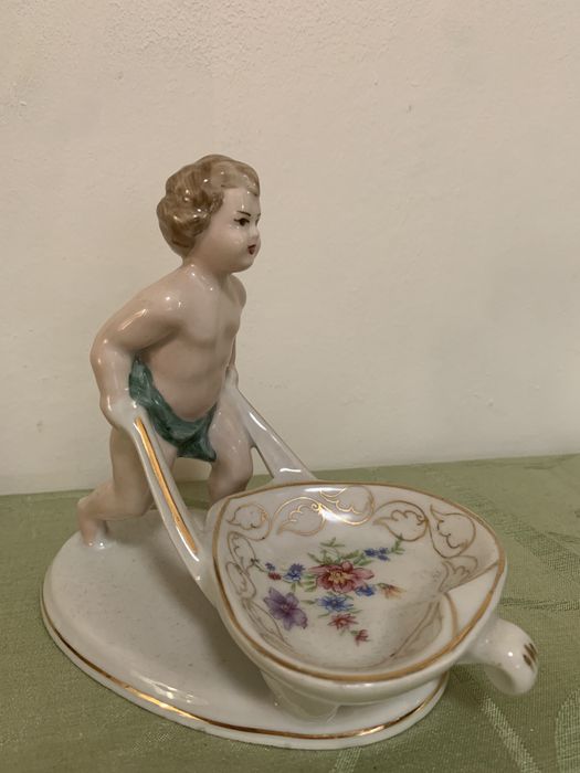 Порцеланова българска фигурка СИП