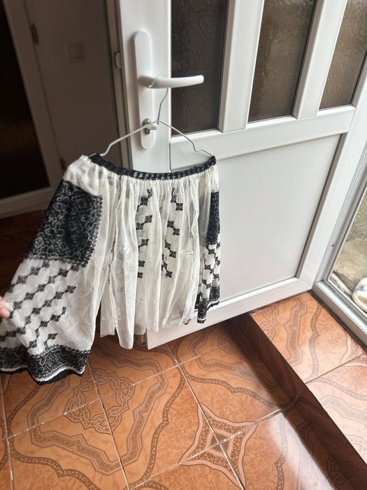 Ie traditionala superba