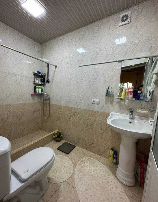 Продается дом на 6,1 сот земли (нежилой) в Яккасарайском районе