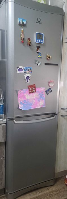 Холодильник indesit