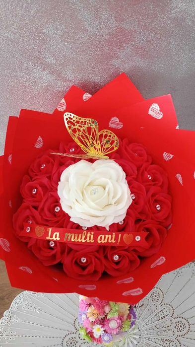 Buchet de Trandafiri din Săpun si satin