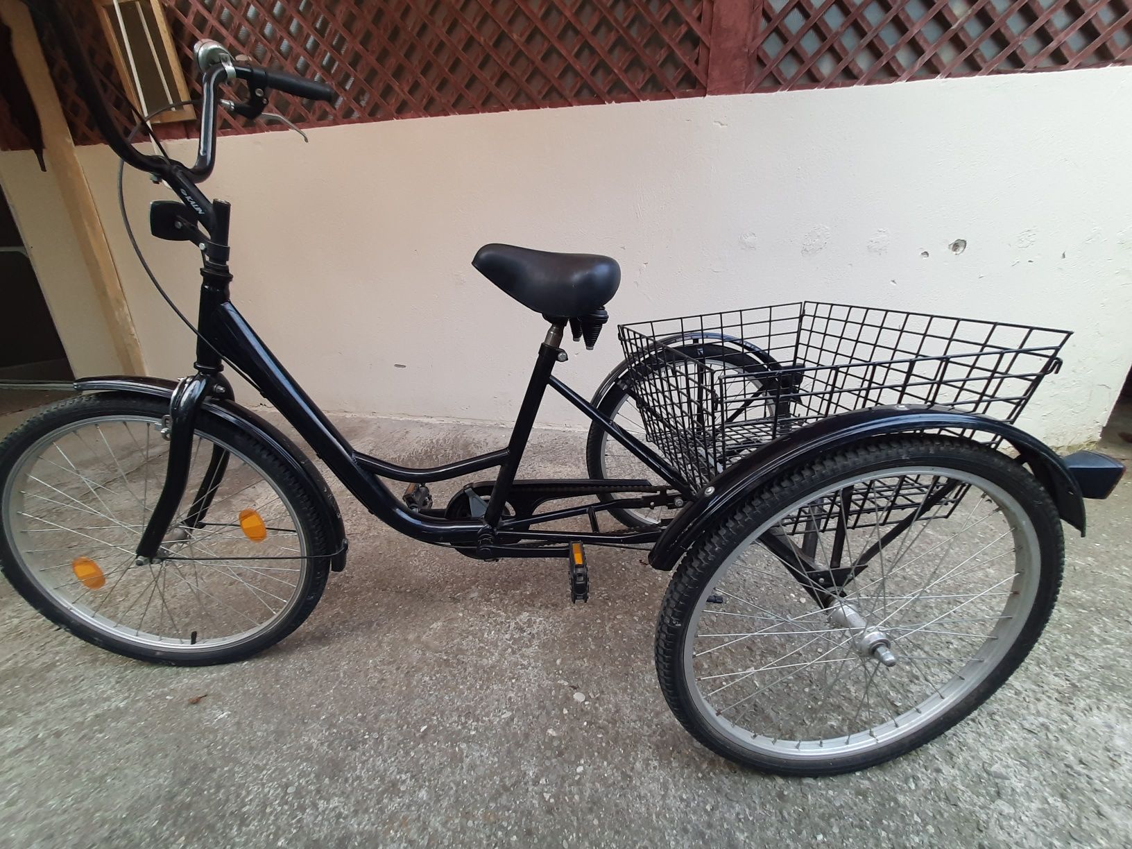 Bicicletă cu 3 roți