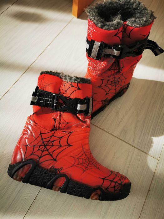 Зимни  обувки  за  момче