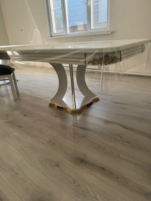 Стол и стулья!!!