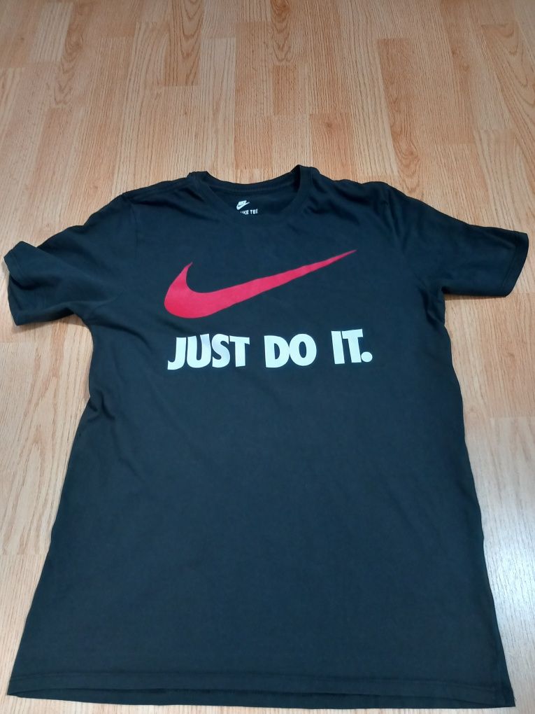 Vând tricou Nike bărbați