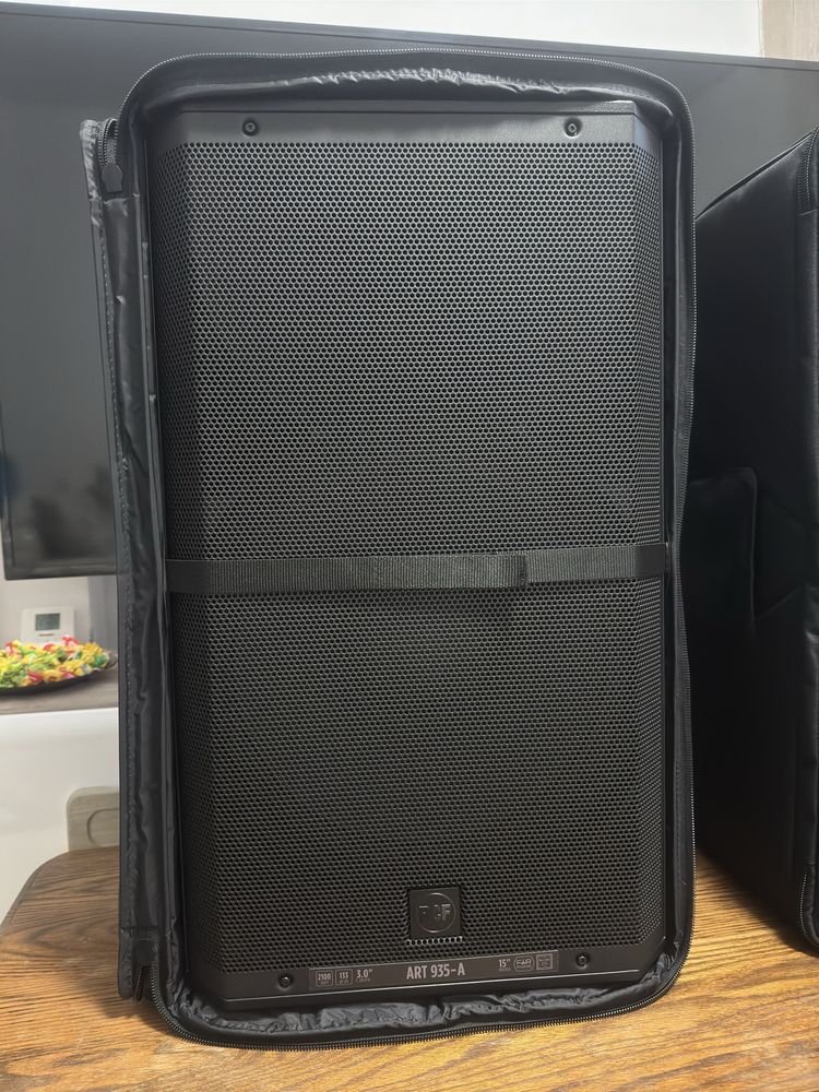 Vand Rcf 935 active 1050w  rms