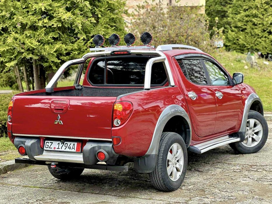 - IMPECABIL Mitsubishi L200 2.5Di-D178cp TRITON EDITION Full