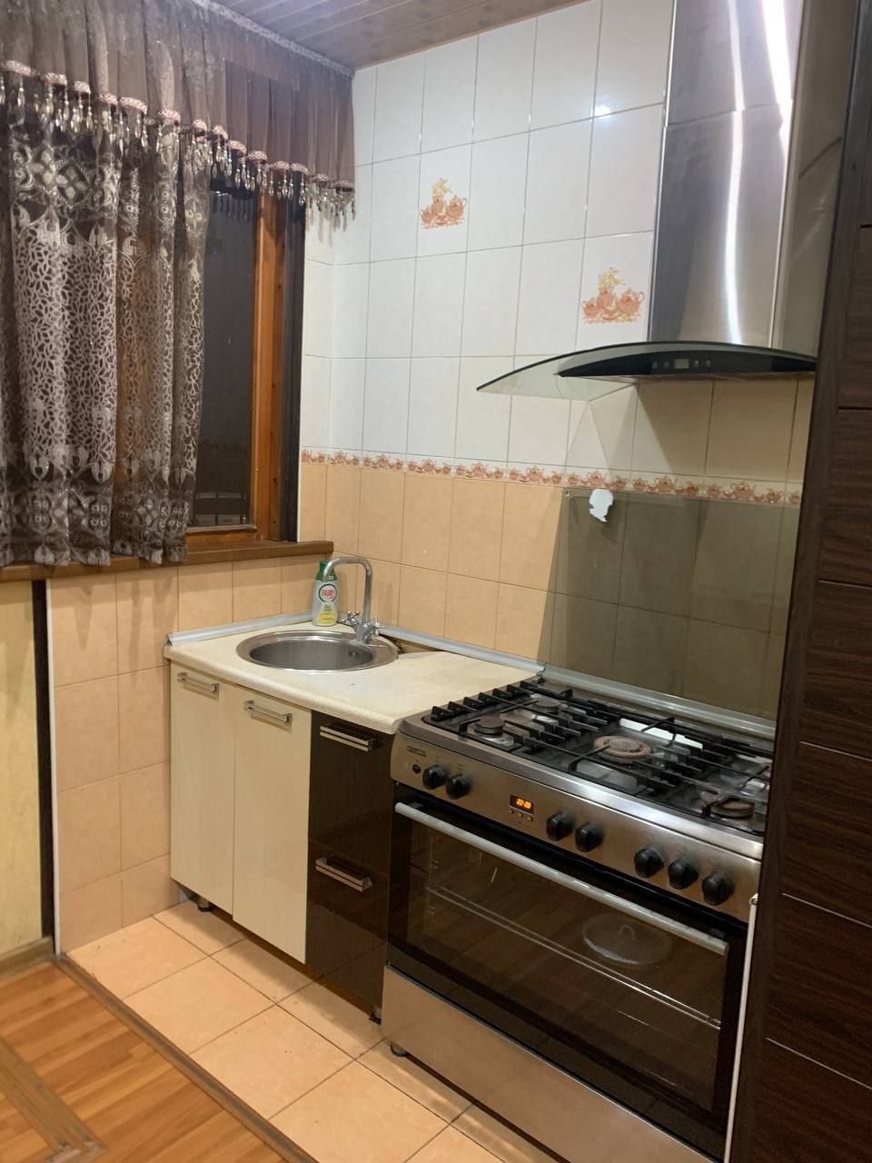 Юнусабад 2кв Аренда 2/1/4 разд/кон