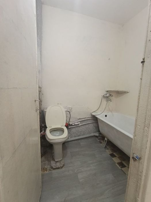 Срочно продаю 1 ком квартиру  2 микр