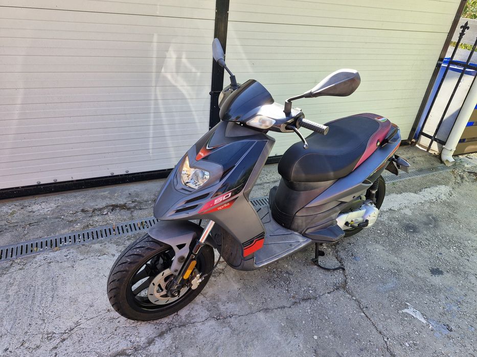 Scuter Aprilia SR Motard 49 cmc