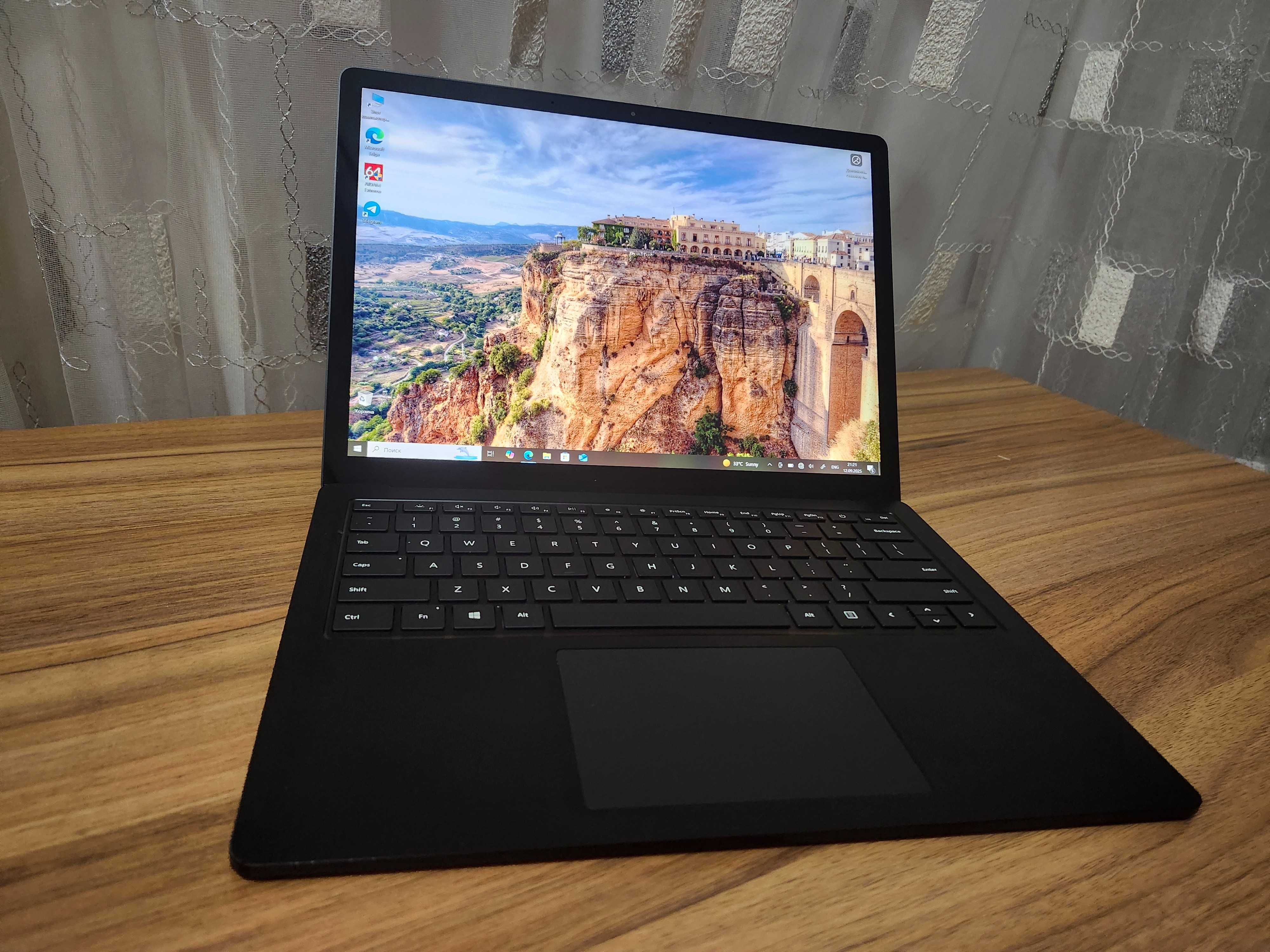 Microsoft Surface Laptop 4