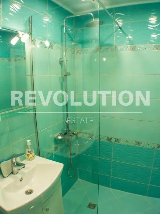 Дава се под наем Тристаен апартамент в Варна, Левски - 70 кв.м за 625 € - Снимка #9