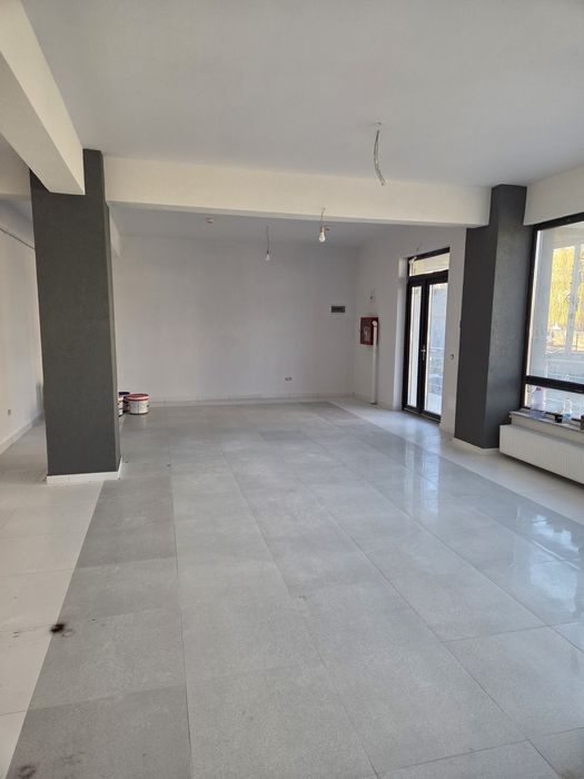De vânzare spațiu comercial în Târgu Neamț – Bd. 22 Decembrie