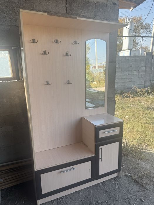 Шкаф в прихожую б/у