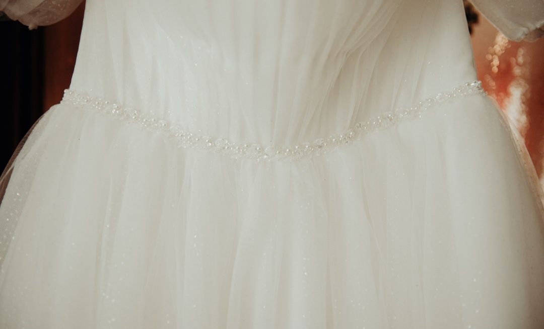 Rochie de mireasa printesa corset reglabil + voal + crinolina