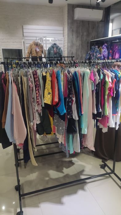 Одежда и оборудование для магазина