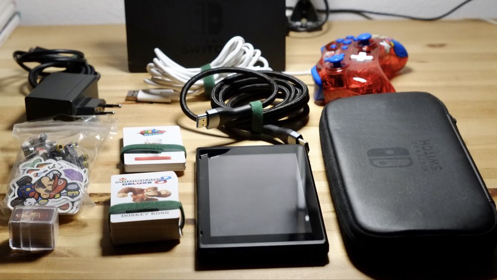Продам Nintendo Switch 1e поколение + бонусы
