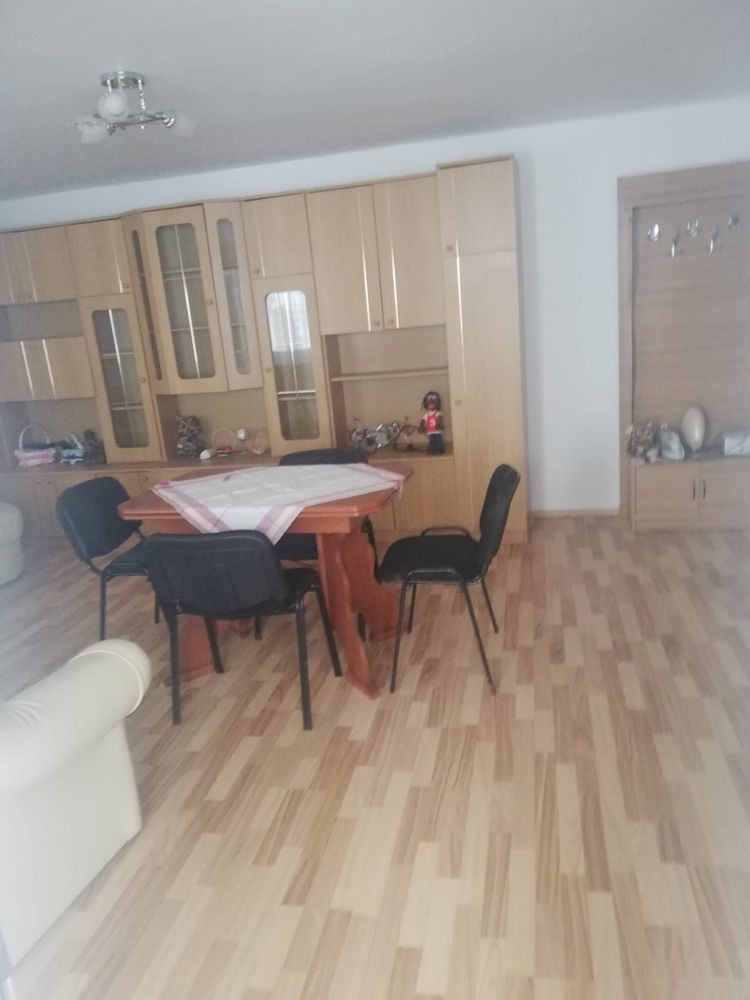 Casa zonă bună, libera, pret de apartament.