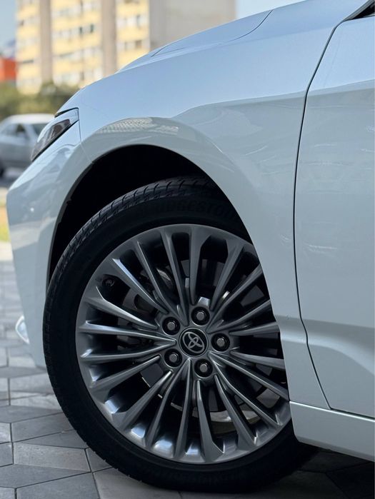 Toyota Avalon Limited Full