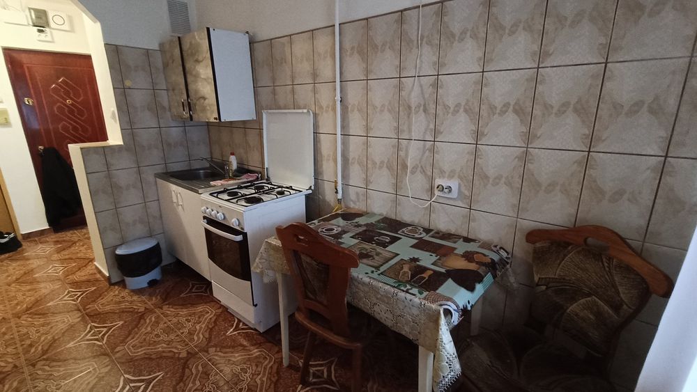 Închiriez apartament