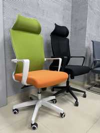 Офисное сетчатое кресло модель Лара