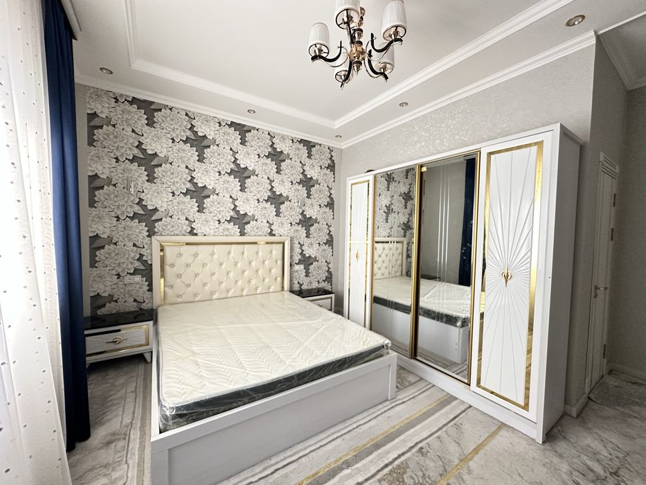 Енги махаллада 2 этажли ховли сотилади