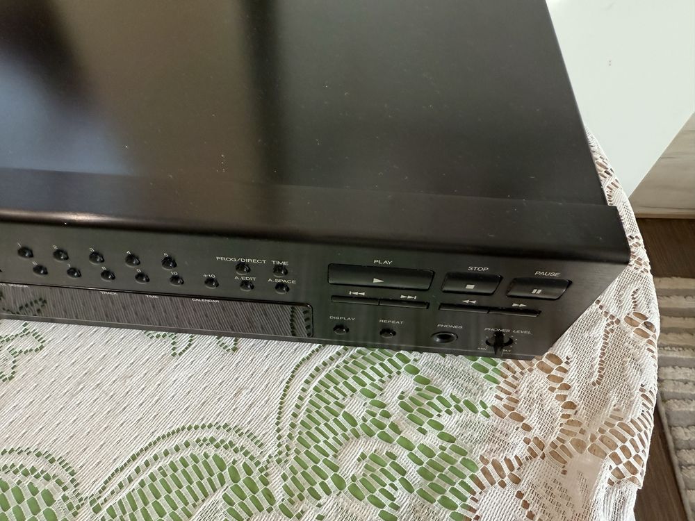 Denon DCD-725 CD player