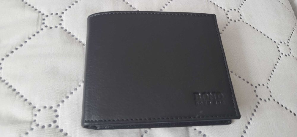 Мъжки портфейл от естествена кожа Бонд.