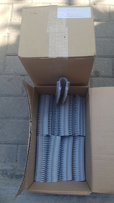 1400 de buc. Cleme taker pentru incalzire in pardoseala
