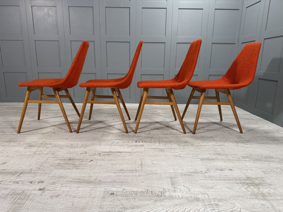 Трапезни столове на Judit Burian & Erika Szek от 50-те У022