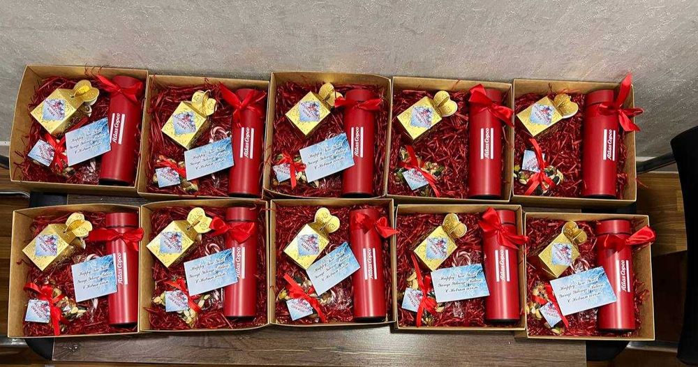 Новогодние корпоративные подарочные наборы