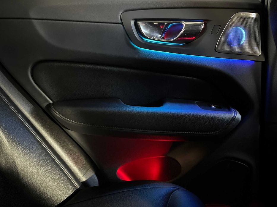 Lumini ambientale LED dedicate VOLVO