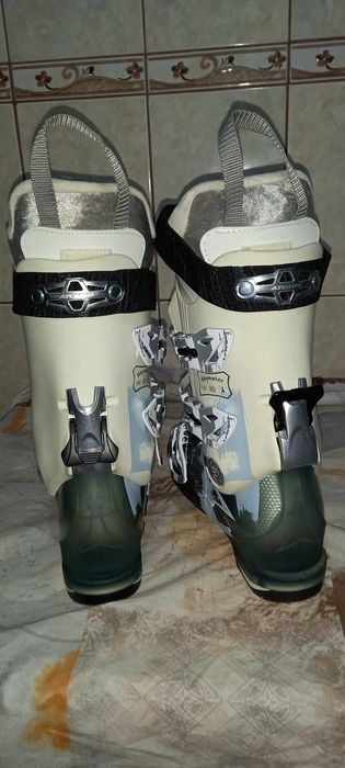 Clăpari ski Atomic Waymaker 80 
Proiectate pentru schior