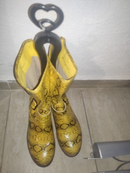 Cizme fara toc deosebite