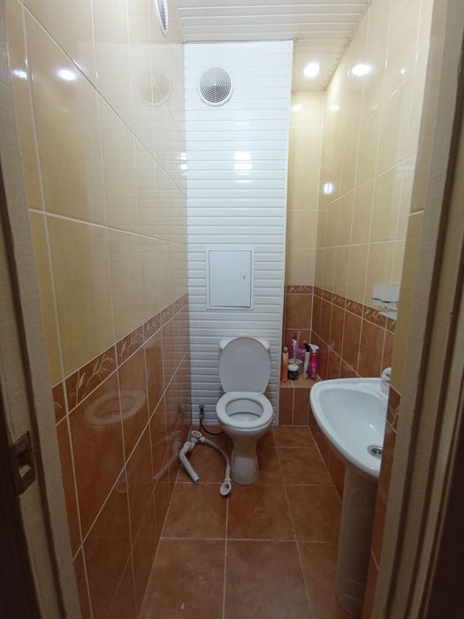 Срочно сдается 3 комнатная квартира переделанная в 4 -х