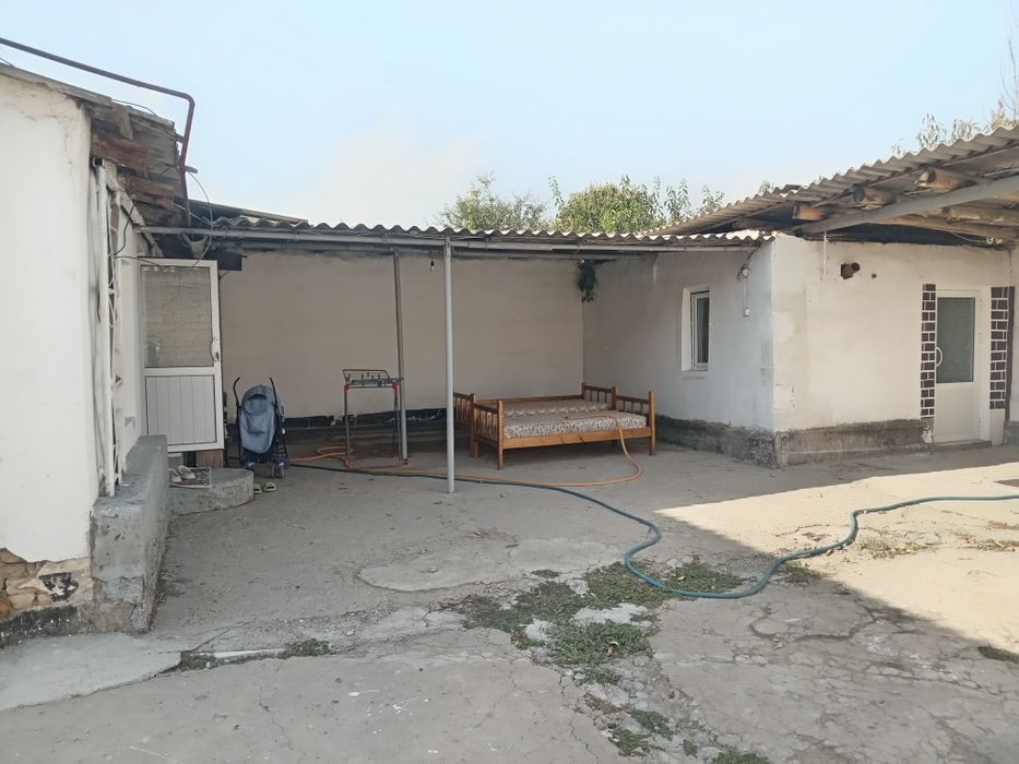 Hovli uy sotiladi 7 sotih