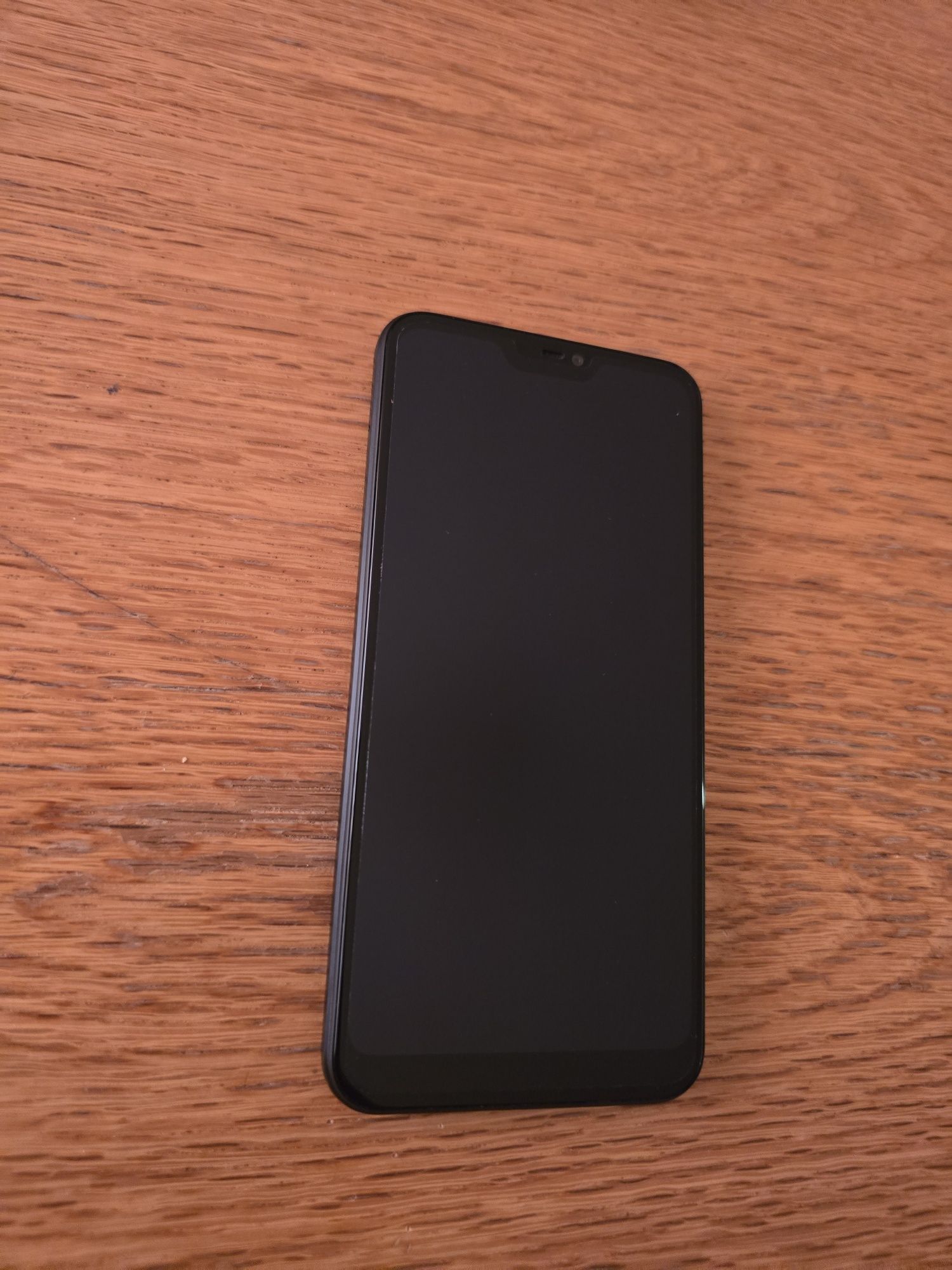 Xiaomi Mi A2 Lite 64GB +32GB два слота за SIM и един за карта памет