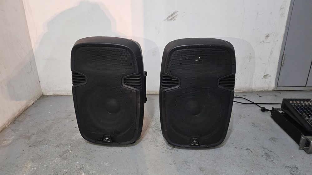 Продам звук . Колонки 15" . Пульт RCF уселитель Yamaha P5000