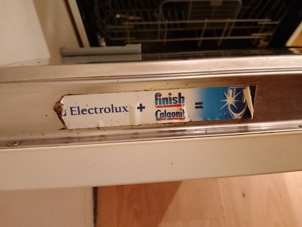Съдомиялна машина ELECTROLUX - 60/85см