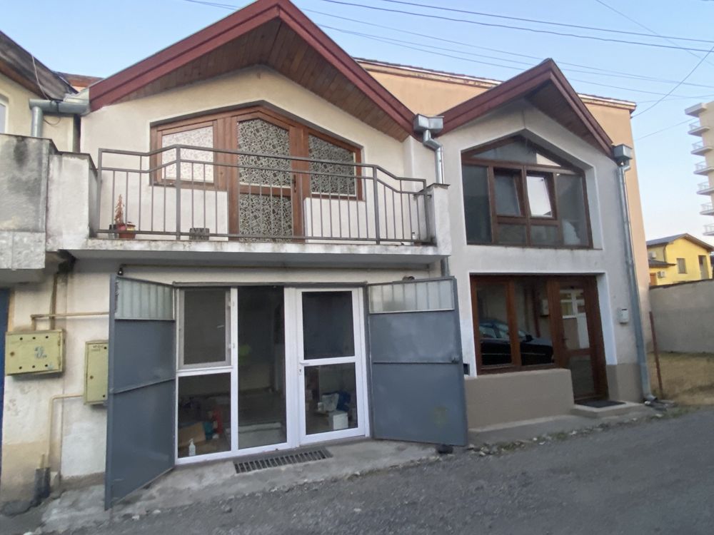 O casă practică pentru locuit sau birouri
