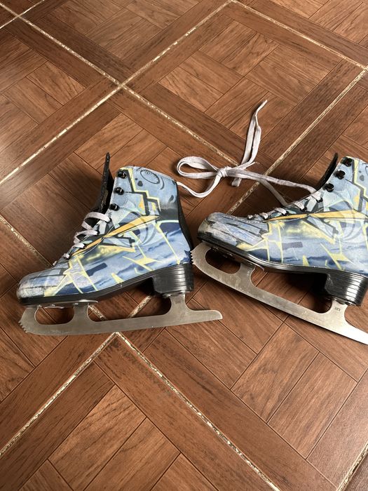 Продам коньки 36 размер