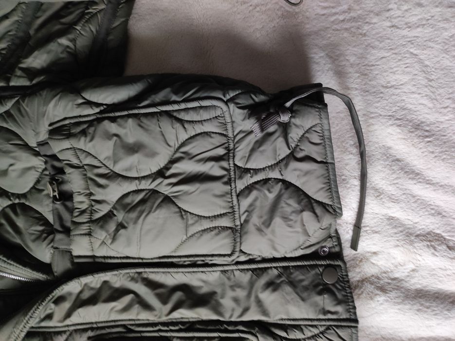 Стилно олекотено яке Zara