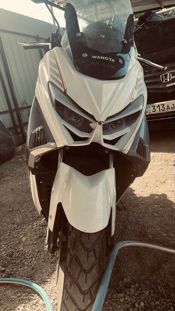 Продам мопед N-Max