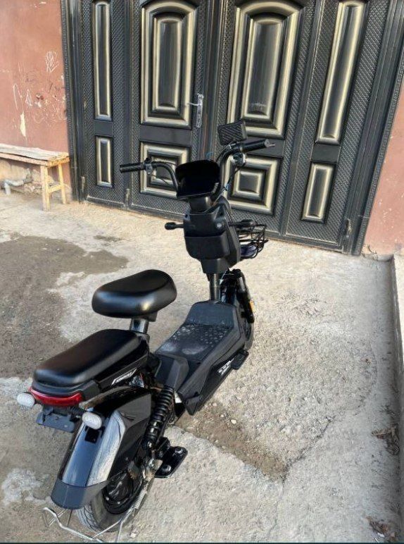 Skuter Holati ideal 15 km yuradi