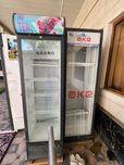 Срочно продается витринные холодильники в полном рабочем состоянии