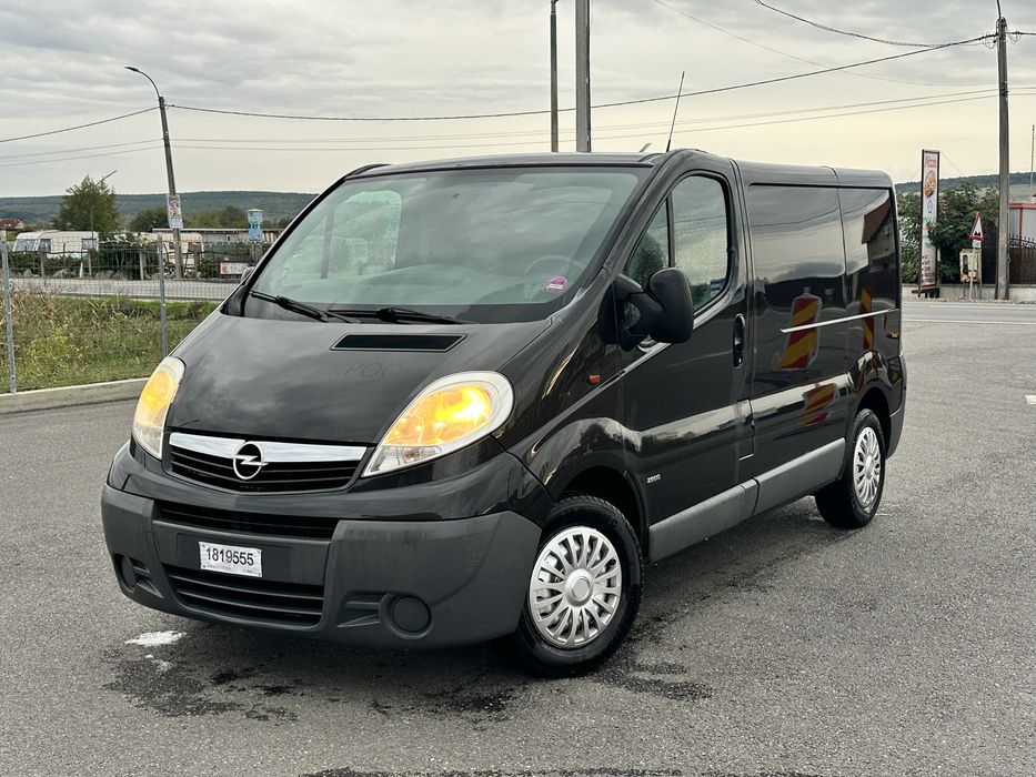 Opel Vivaro 2011 / 2.0 CDTI / 114 CP / Scaune incalzite / Euro5
